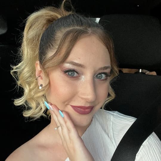 Ayliz Arı