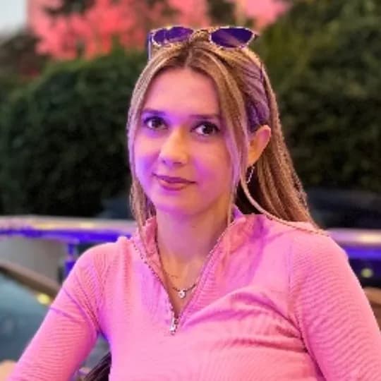 Ayşe Sezer