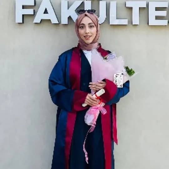 Büşra Kayhan