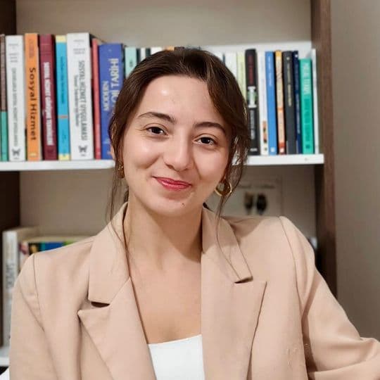 Demet Akçay