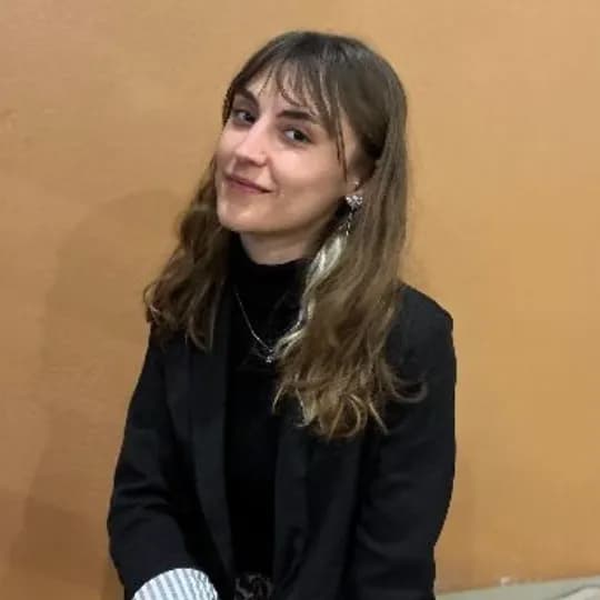 Ebru Kır