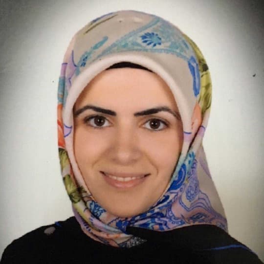 Esra Oğuz