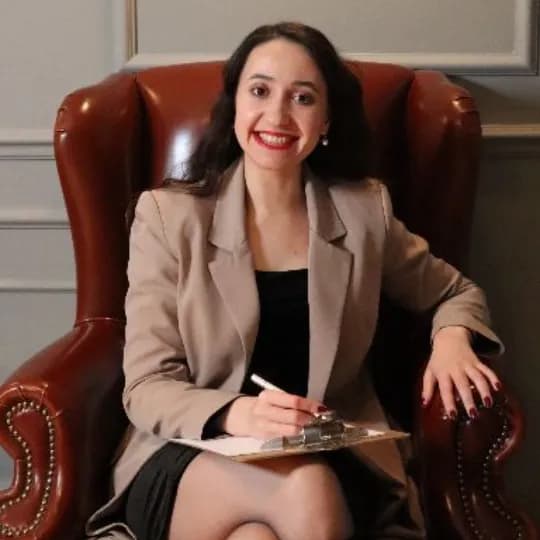 Esra Kütle