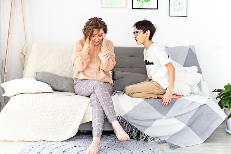 ebeveyn-ve-cocuk-arasinda-yasanan-guc-savasi