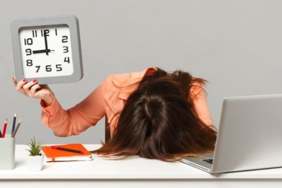 tukenmislik-sendromu-fark-etmeden-tukenen-zihnimiz