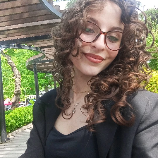 Hümeyra Bayrak